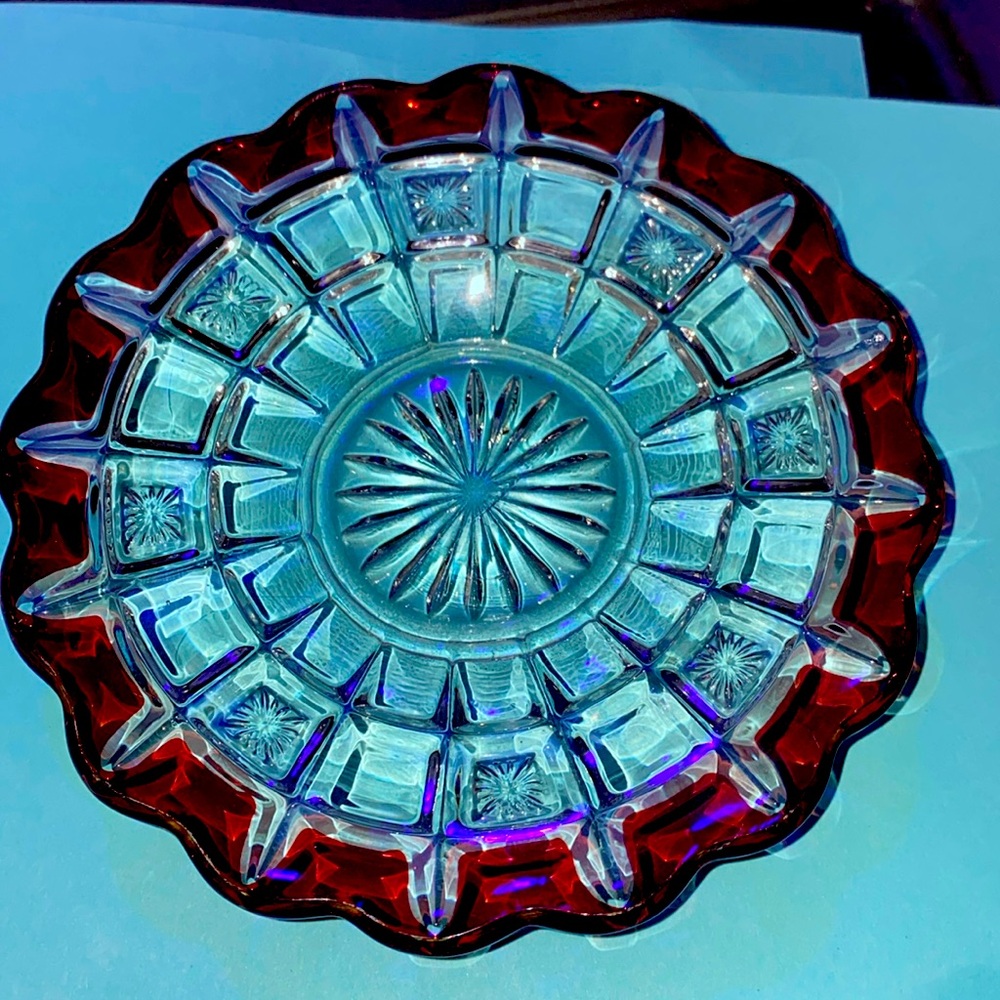 Waffle and star pattern saucer